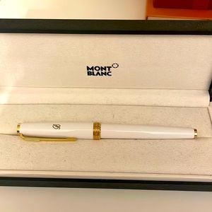 Mont blanc “B” engraved white pen never used